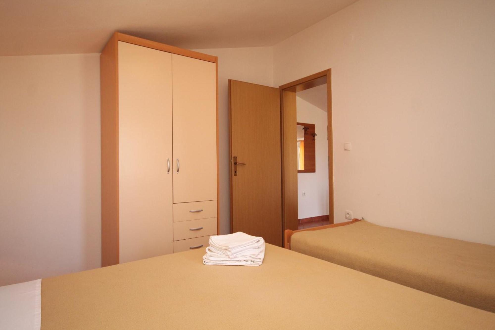 Apartments With A Parking Space Umag - 7039 Pokoj fotografie